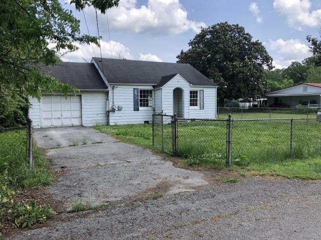 167 Palm Beach Ave, Rossville, GA 30741