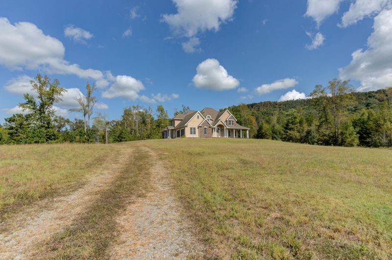 343 Hoke Chambers Dr, Trion, GA 30753