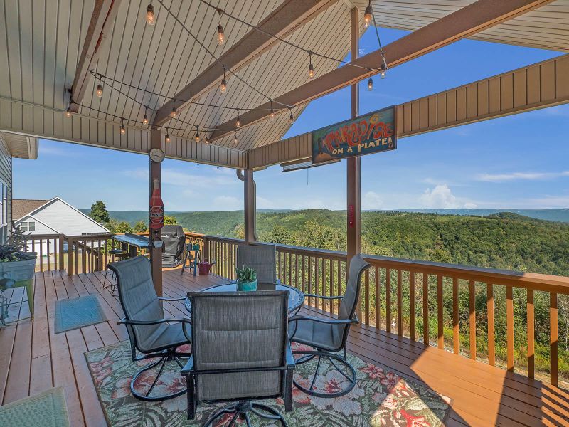 292 S Deer Run Rd, Trenton, GA 30752