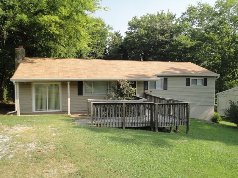 19 Fine St, Rossville, GA 30741