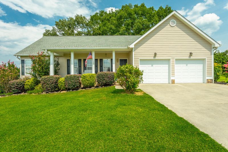 100 Raleigh Dr, La Fayette, GA 30728