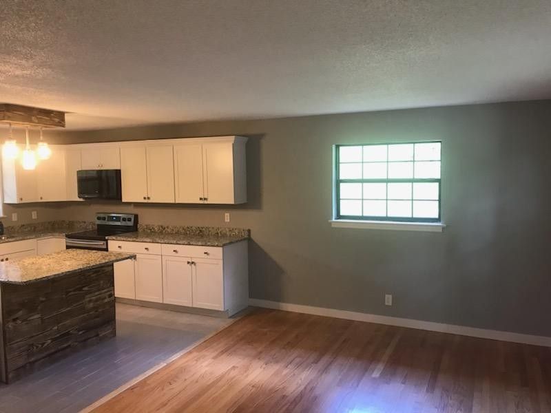 151 Brentwood Dr, Rossville, GA 30741