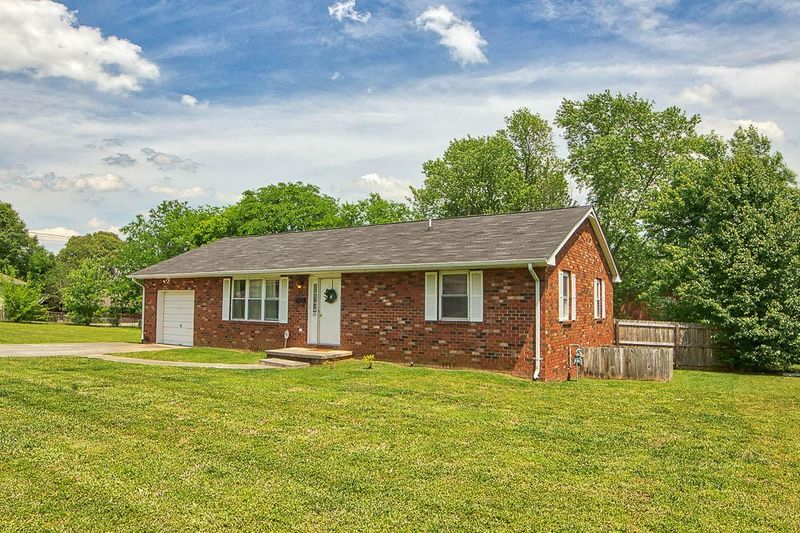 89 Mc Otis Dr, Fort Oglethorpe, GA 30742