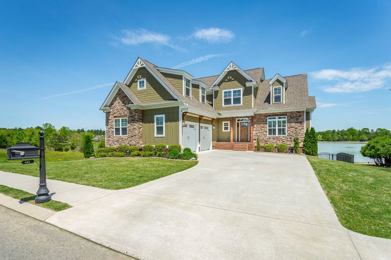 462 Lakeshore Cove Dr, Fort Oglethorpe, GA 30742