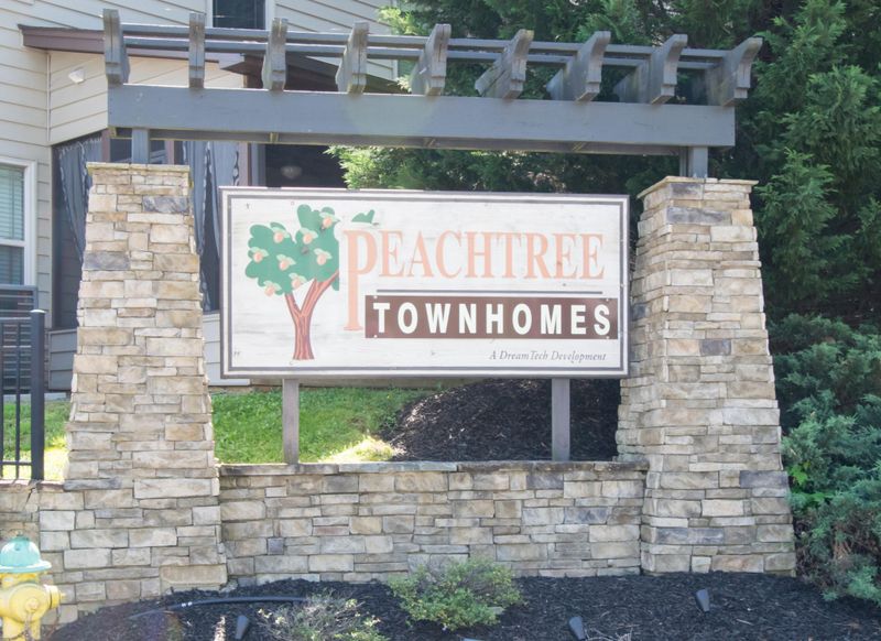 14 Peachgrove Ln, Rossville, GA 30741