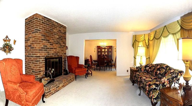 439 Lake Hills Dr, Trenton, GA 30752