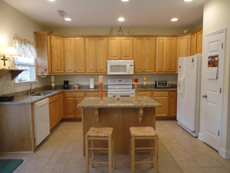 576 Peachtree Cir, Ringgold, GA 30736