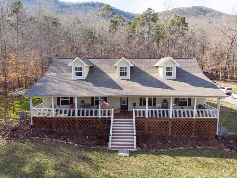 189 Shady Cove Ln, Chickamauga, GA 30707