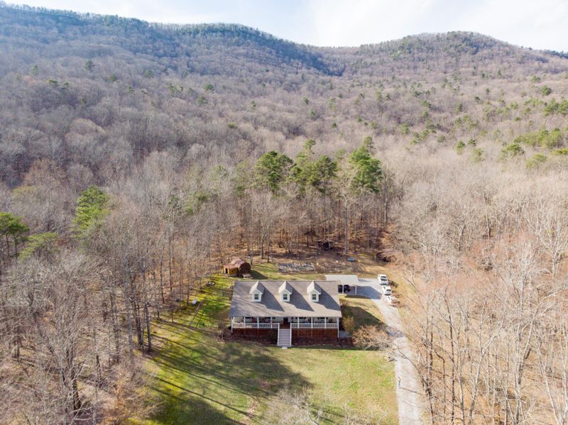 189 Shady Cove Ln, Chickamauga, GA 30707