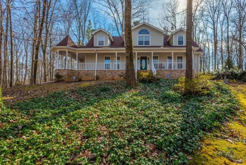 233 Rolling Hills Dr, Ringgold, GA 30736