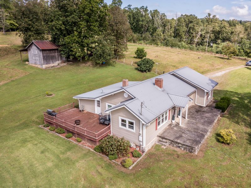 57 Casteel Dr, La Fayette, GA 30728