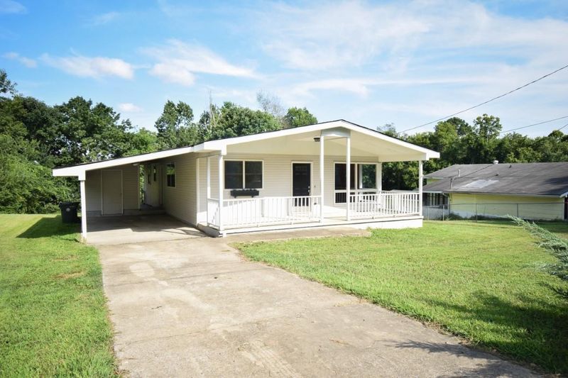 1934 Barrett Dr, Fort Oglethorpe, GA 30742