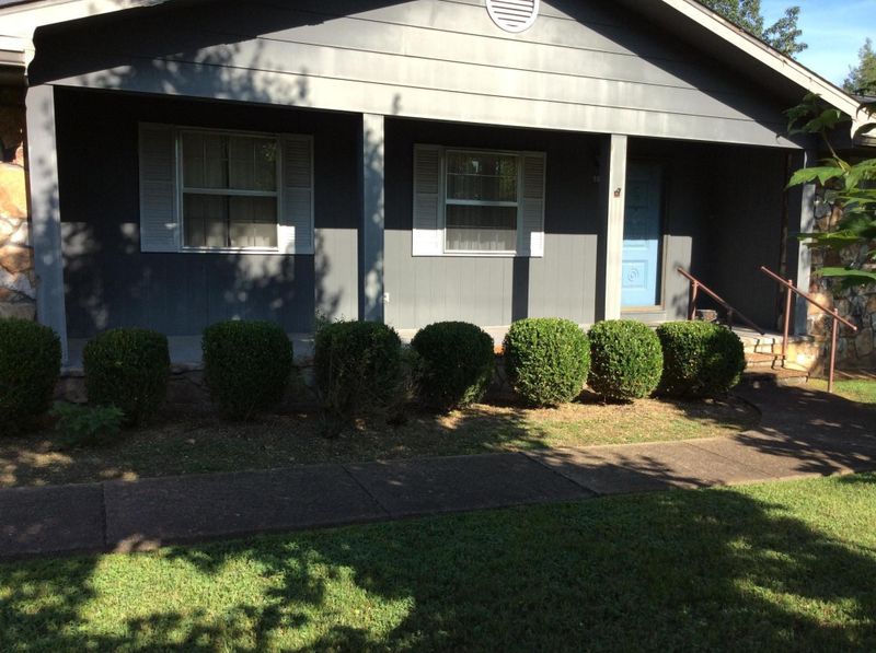 98 W Highland Dr, Ringgold, GA 30736
