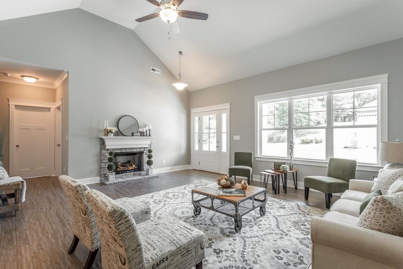 484 E Homeplace Dr, Tunnel Hill, GA 30755
