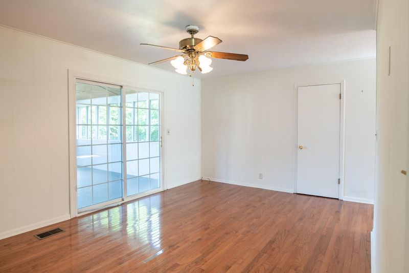 822 Neal Dr, Rossville, GA 30741