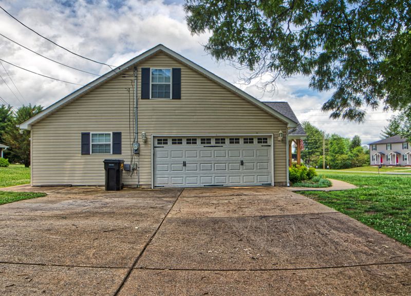 95 Wooten Rd, Ringgold, GA 30736