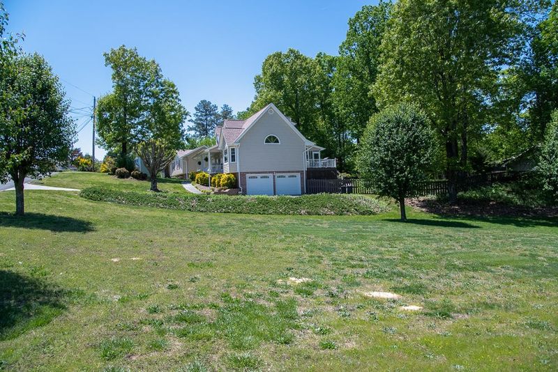 83 Pine Dr, Ringgold, GA 30736