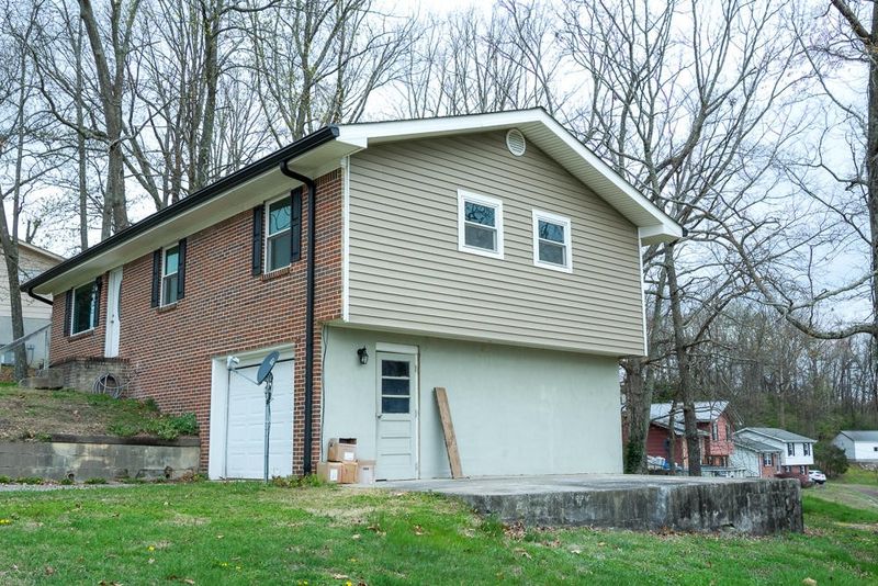 285 Lawrence Dr, Ringgold, GA 30736