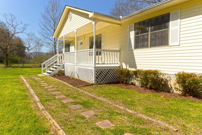 1580 Dripping Springs Rd, La Fayette, GA 30728