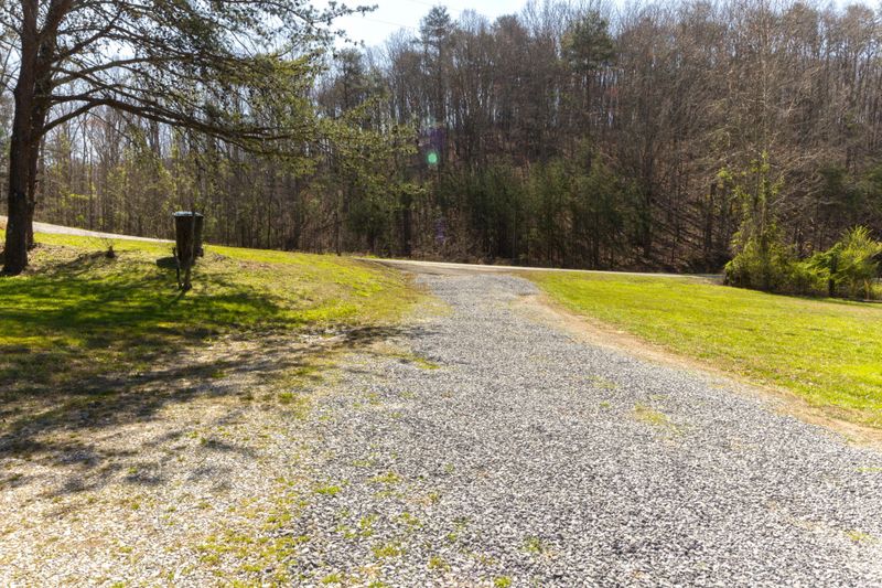 1580 Dripping Springs Rd, La Fayette, GA 30728