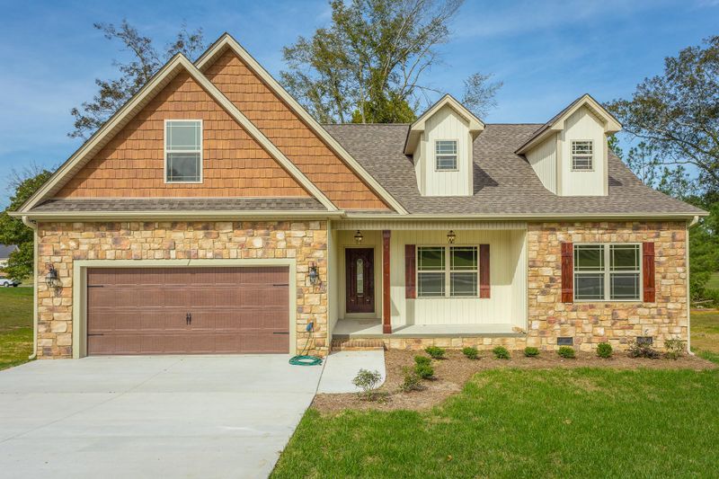 46 Ginger Lake Dr, Rock Spring, GA 30739