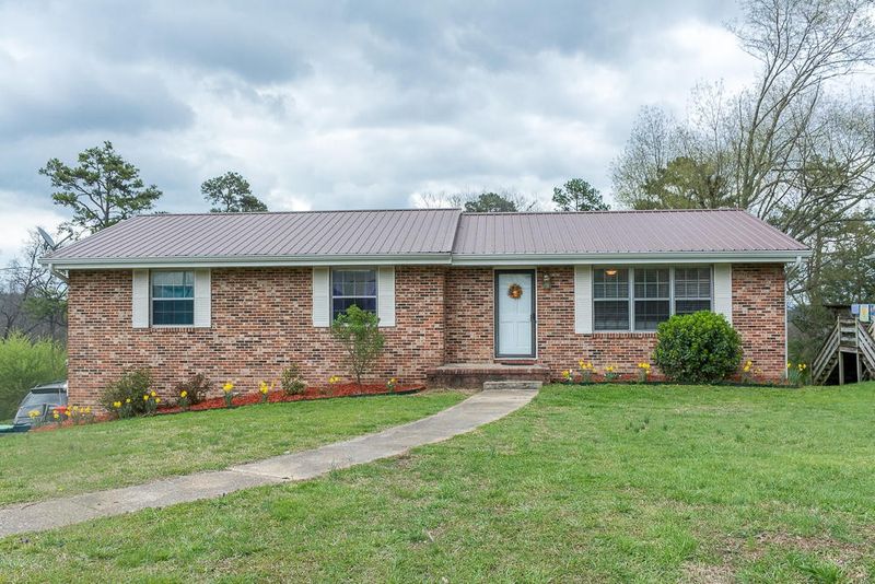 1030 Crestridge Dr, Rossville, GA 30741