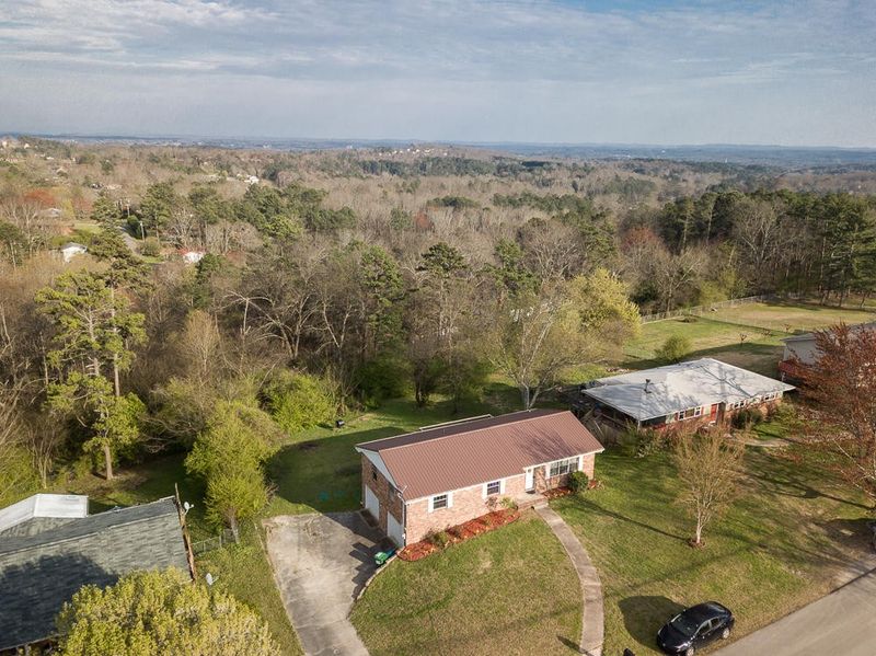 1030 Crestridge Dr, Rossville, GA 30741