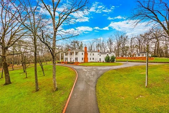 8 E Orchard Dr, Chickamauga, GA 30707