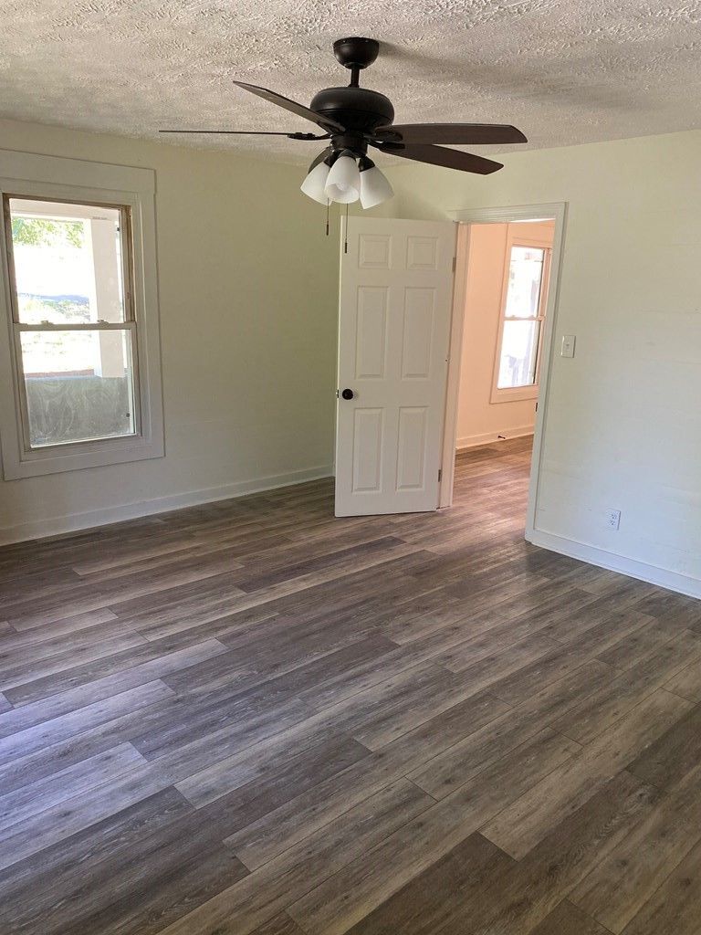5726 Burnett Creek Rd, Knoxville, TN 37920