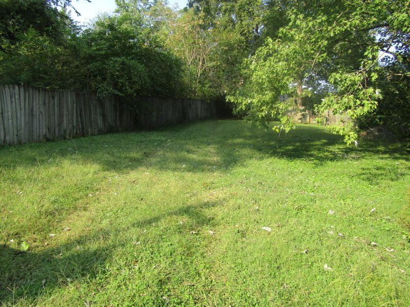 439 Oak St, Rossville, GA 30741