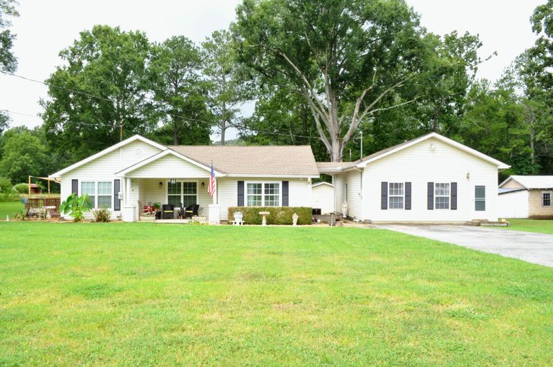 8106 Trion Hw, Trion, GA 30753