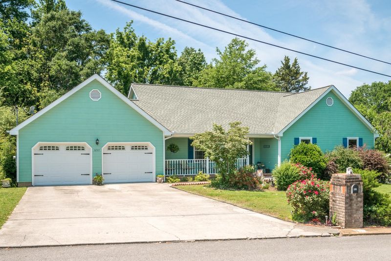 657 Debbie Ln, Ringgold, GA 30736