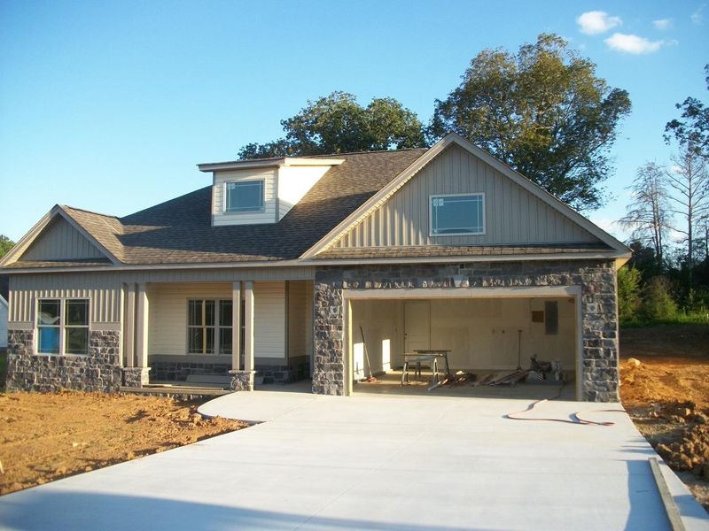 145 Ginger Lake Dr, Rock Spring, GA 30739