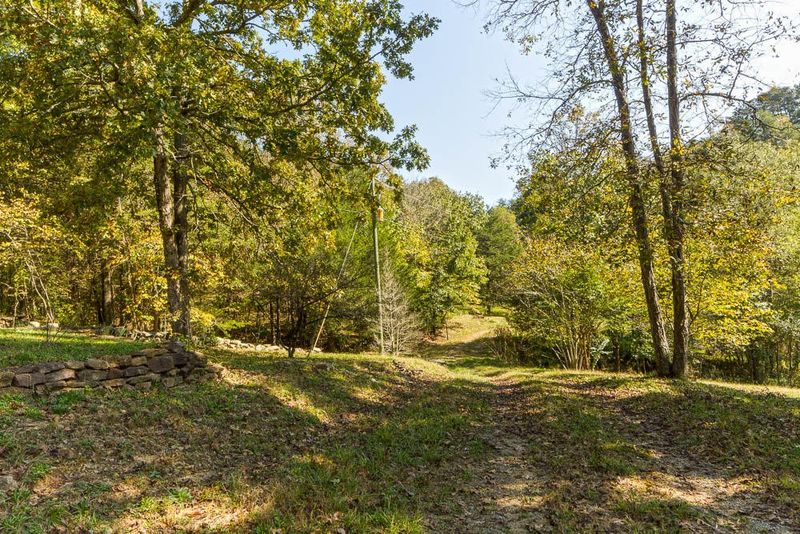864 Byrds Chapel Dr, Rising Fawn, GA 30738