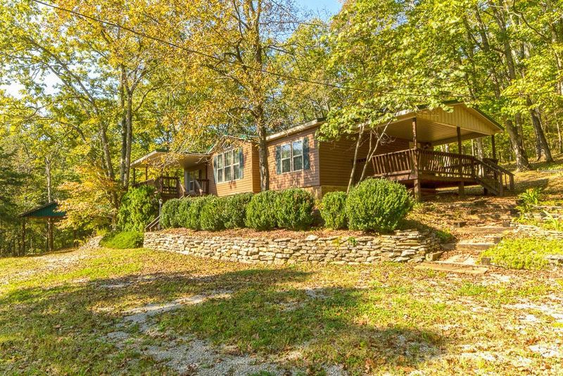 864 Byrds Chapel Dr, Rising Fawn, GA 30738