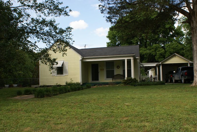 613 Foster Mill Dr, La Fayette, GA 30728