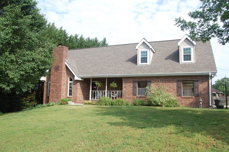 17 Pine Dr, Ringgold, GA 30736