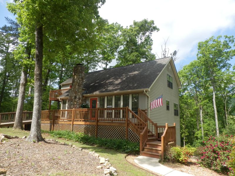 165 N Woods Ln, Trenton, GA 30752