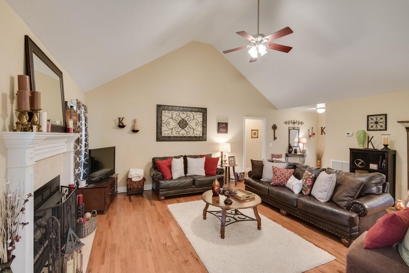 138 Pebblestone Dr, La Fayette, GA 30728