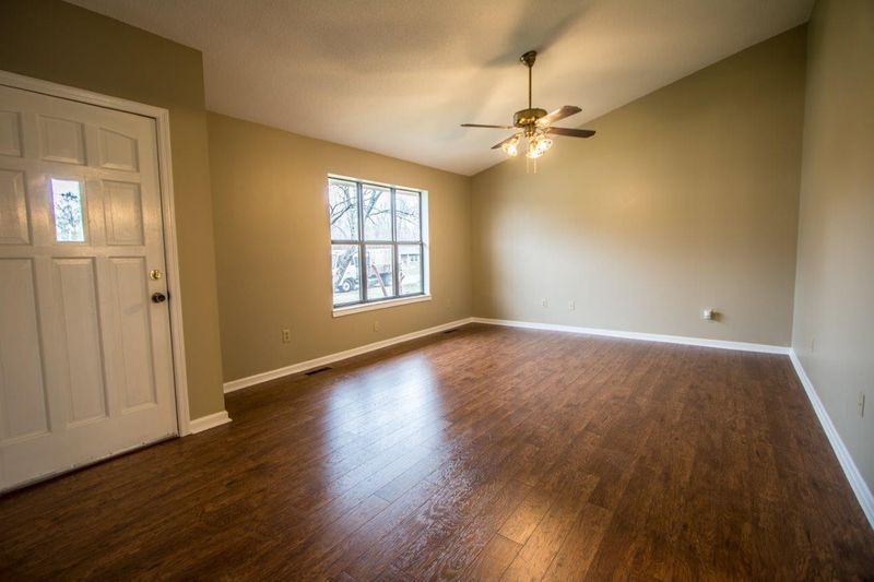 33 Crest Cir, Ringgold, GA 30736