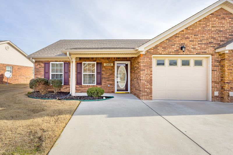2404 Applebrook Dr, Rossville, GA 30741