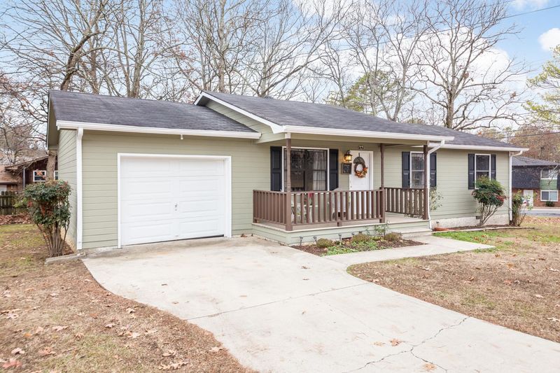 6 Rocky Ford Rd, Rossville, GA 30741