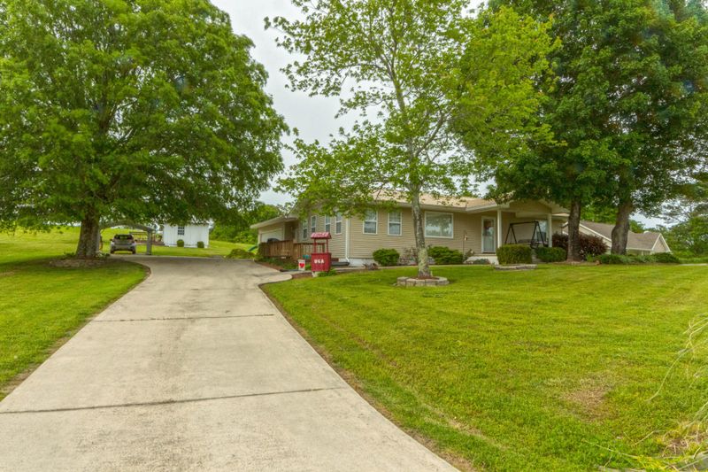 676 Round Pond Rd, La Fayette, GA 30728