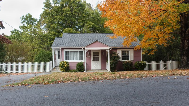 130 Hunt St, Rossville, GA 30741