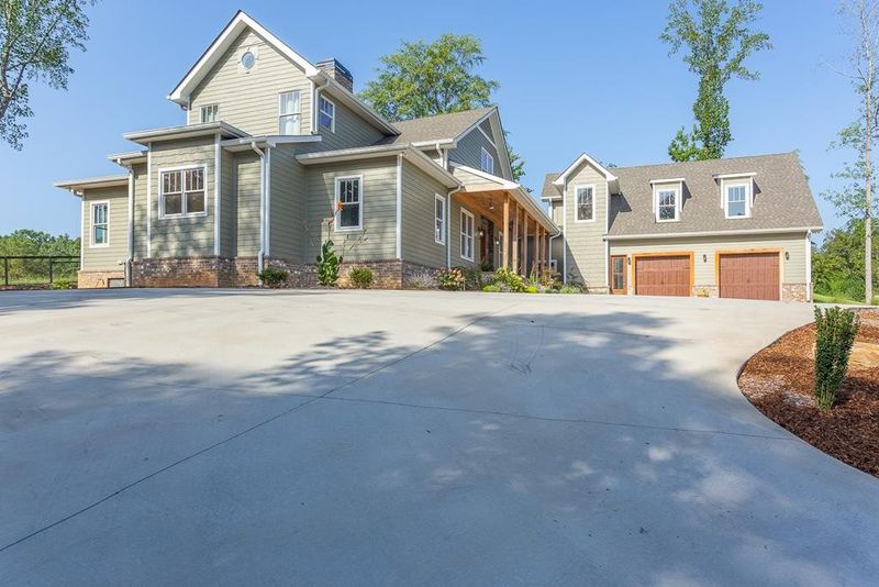 1015 Estate Dr, Dalton, GA 30721