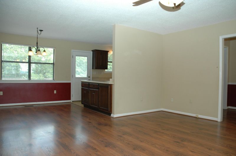 926 Crestridge Dr, Rossville, GA 30741