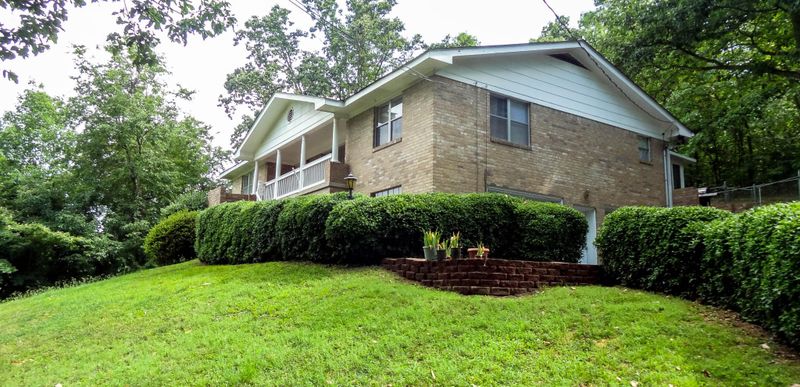 325 Crest Dr, Ringgold, GA 30736