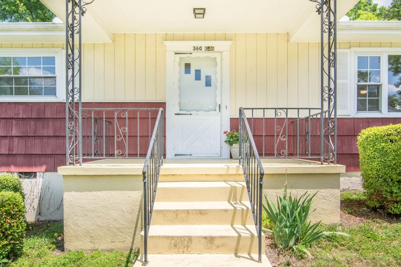 360 Greens Lake Cir, Rossville, GA 30741