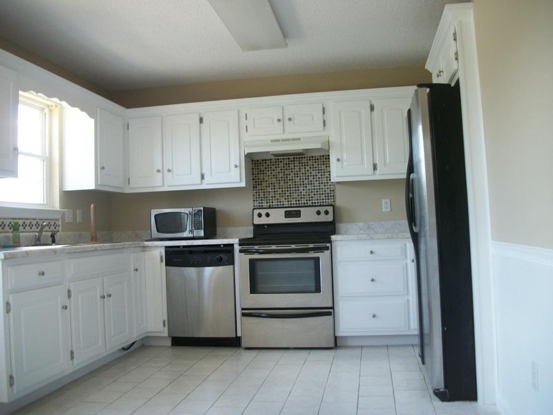 196 Bluegrass Cir, Rossville, GA 30741
