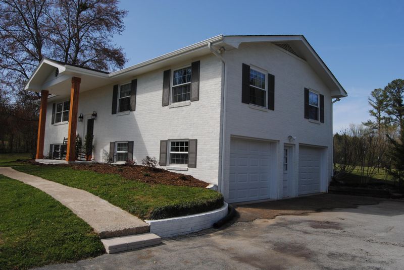 540 Grand Center Rd, Chickamauga, GA 30707